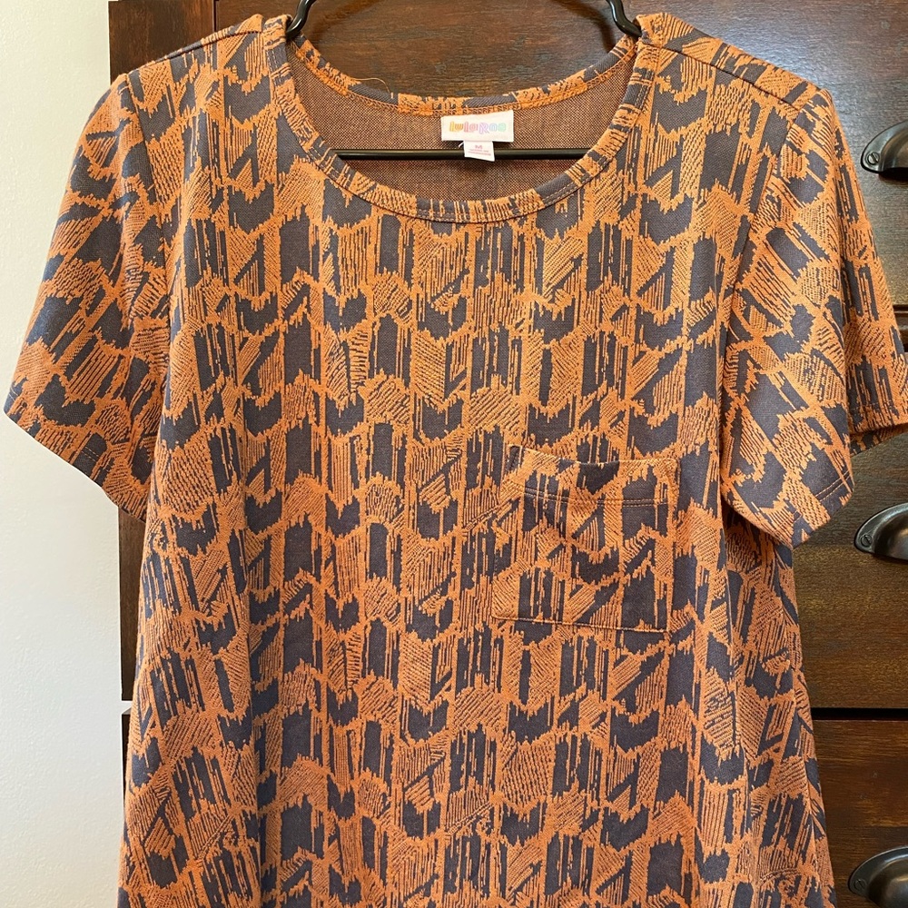 LuLaRoe Cropped Shirt